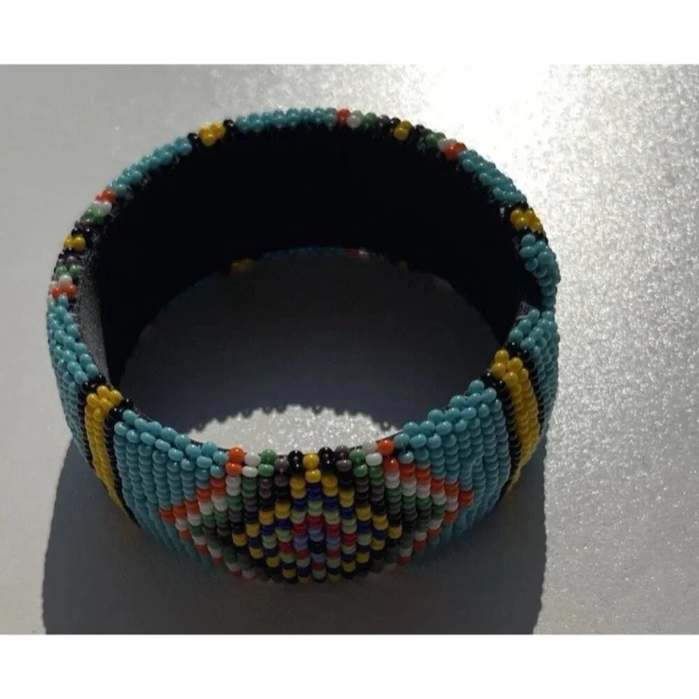 Vintage Handmade Navajo Indian Beaded Bracelet White Blue Red Yellow Sz 7.5”